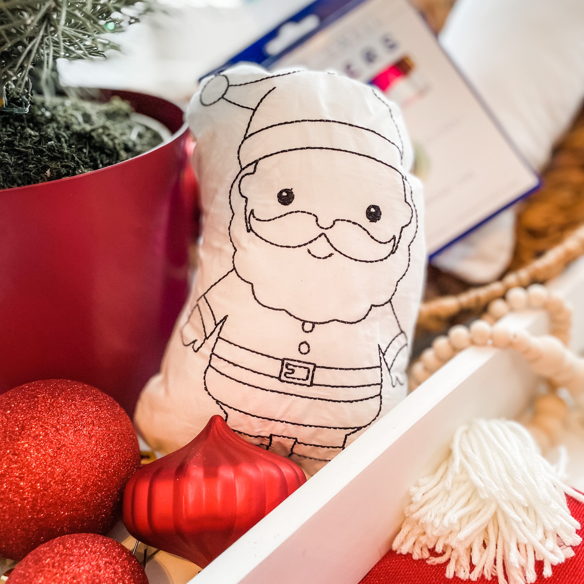 Doodle Pillow Art Kit: Winter