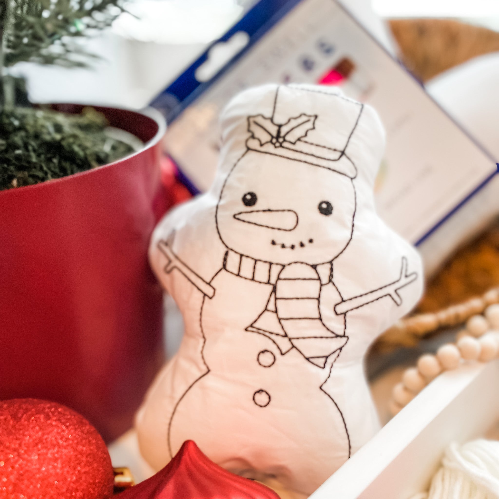 Doodle Pillow Art Kit: Winter
